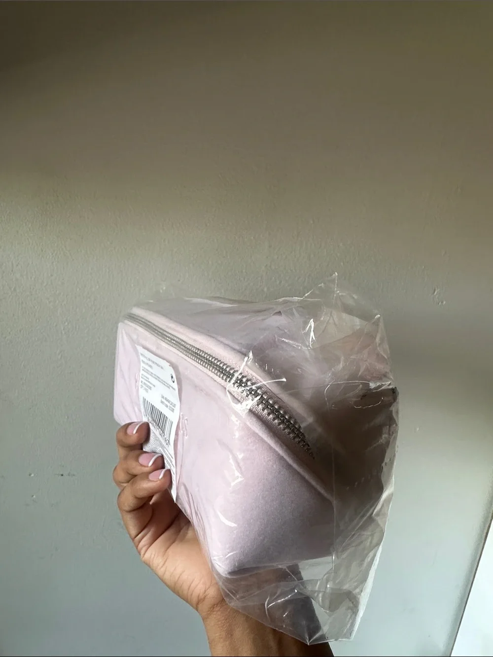 KYLIE COSMETICS Velvet Zipper Pouch - Light Pink